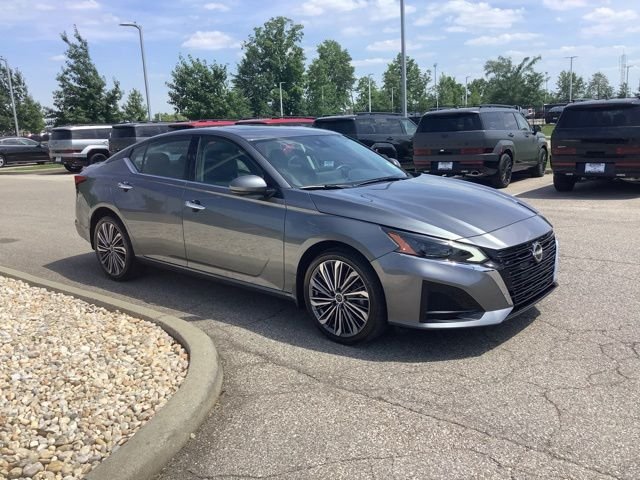 2023 Nissan Altima SL - Photo 3