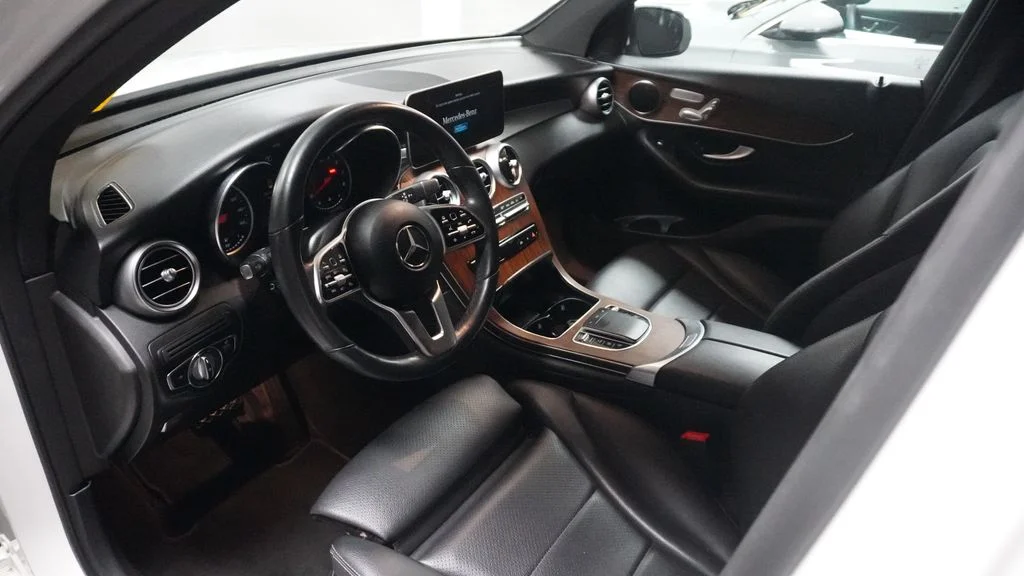 Certified Used 2022 White Mercedes-Benz GLC 300 image 28