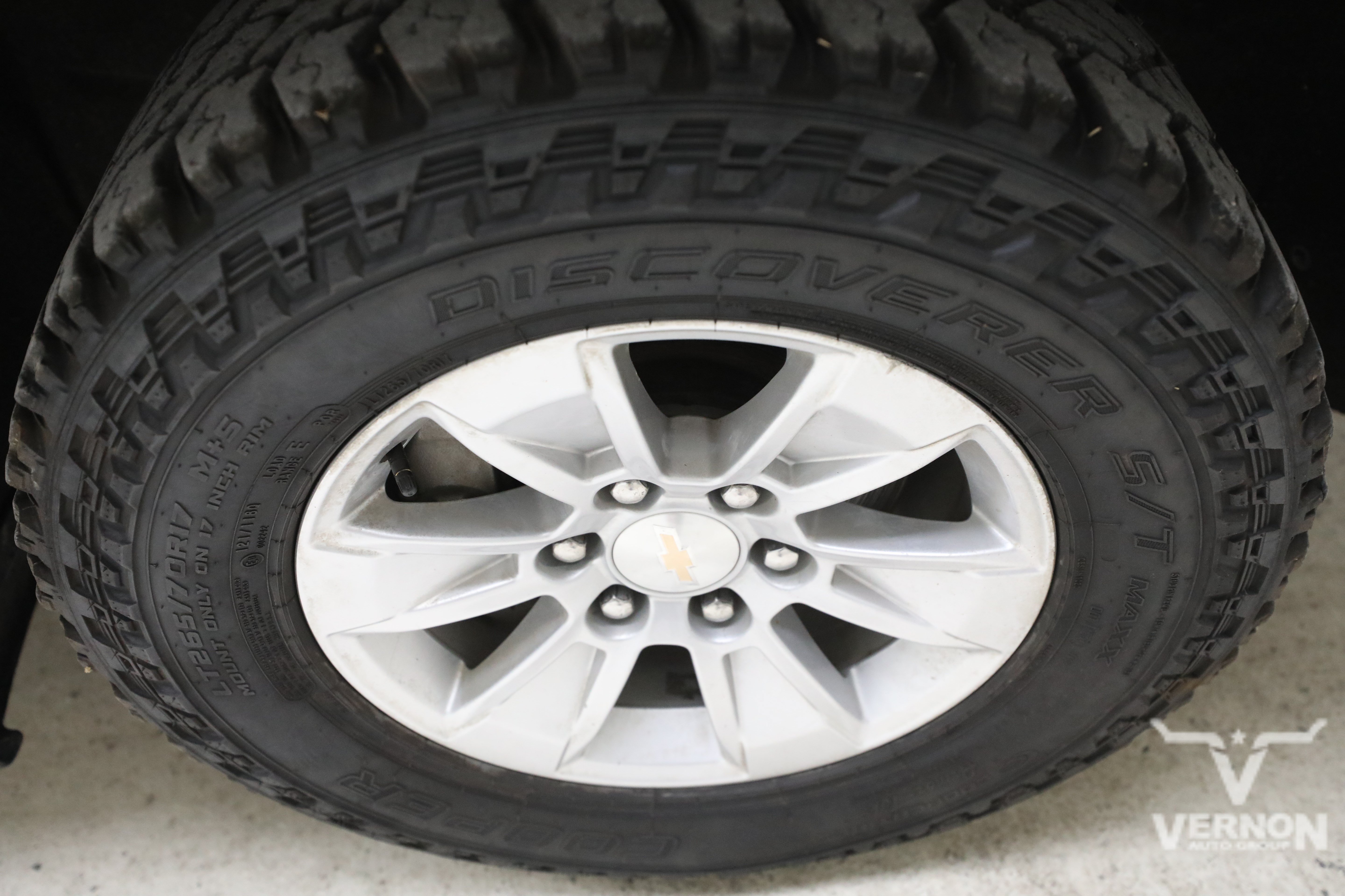 Used 2021 Silver Ice Metallic Chevrolet Y image 30