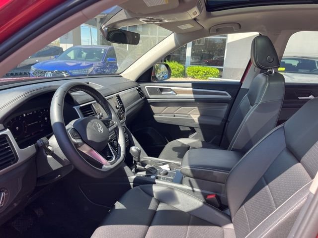 Used 2023  Volkswagen SEL image 38