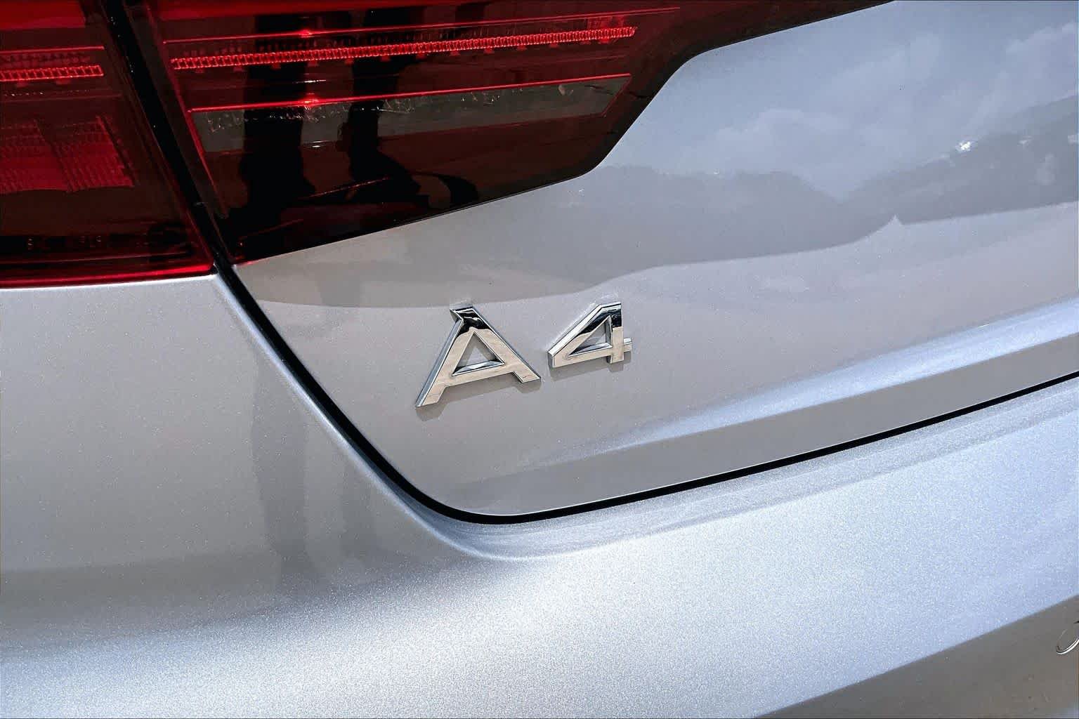 Used 2023 Florett Silver Metallic Audi Premium image 31