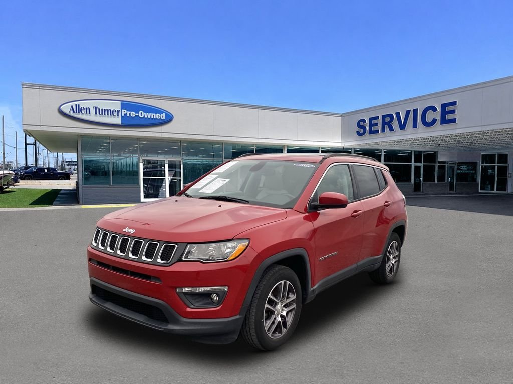 Used 2018 Redline Pearlcoat Jeep Latitude image 4