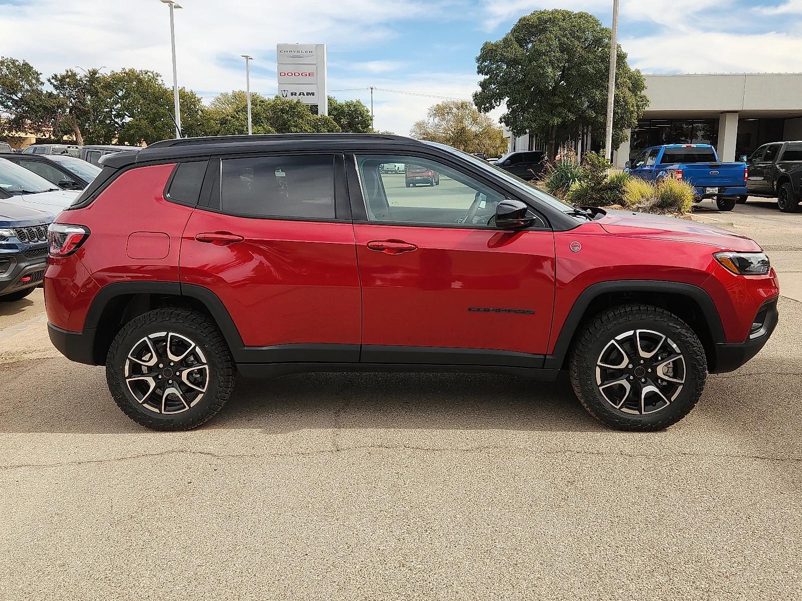 New 2027 Red Hot Pearl-Coat Paint Jeep TRAILHAWK 4X4 image 5