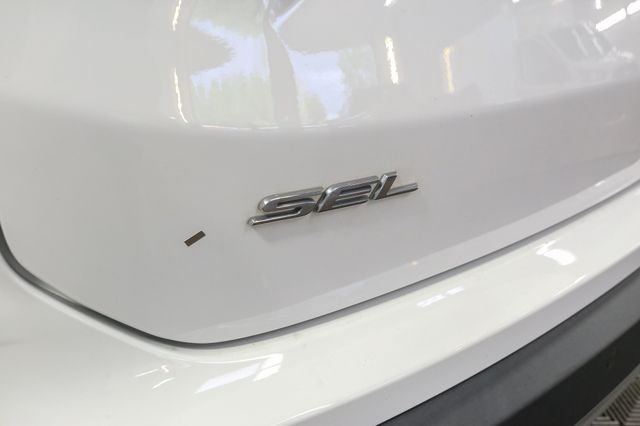 Used 2023 White Ford SEL image 9