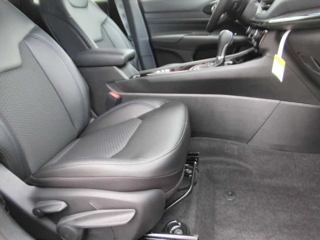 New 2026 Red Hot Pearlcoat Jeep Latitude Altitude image 9