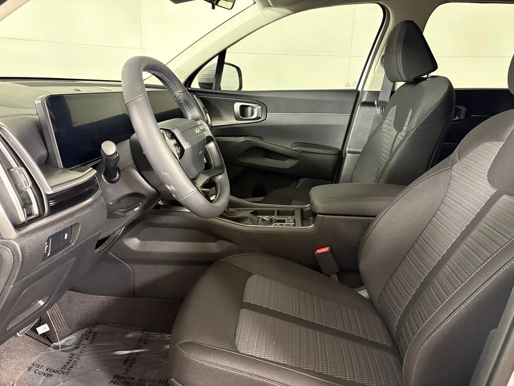 New 2026 Glacial White Pearl Kia LX image 21