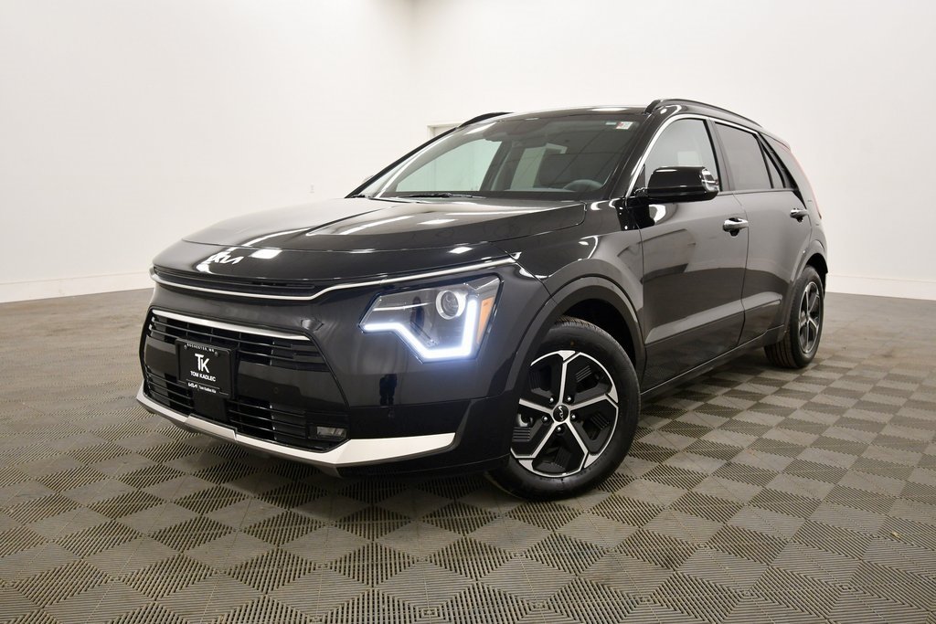 Certified 2025 Kia Niro SX with VIN KNDCT3LE5S5259439 for sale in Rochester, Minnesota