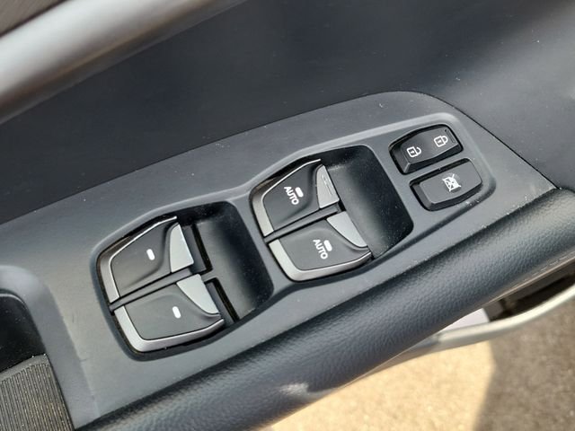 Used 2017 Silver Hyundai 2.4 Base image 12