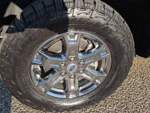 Used 2023 Gray Ford Lariat image 25