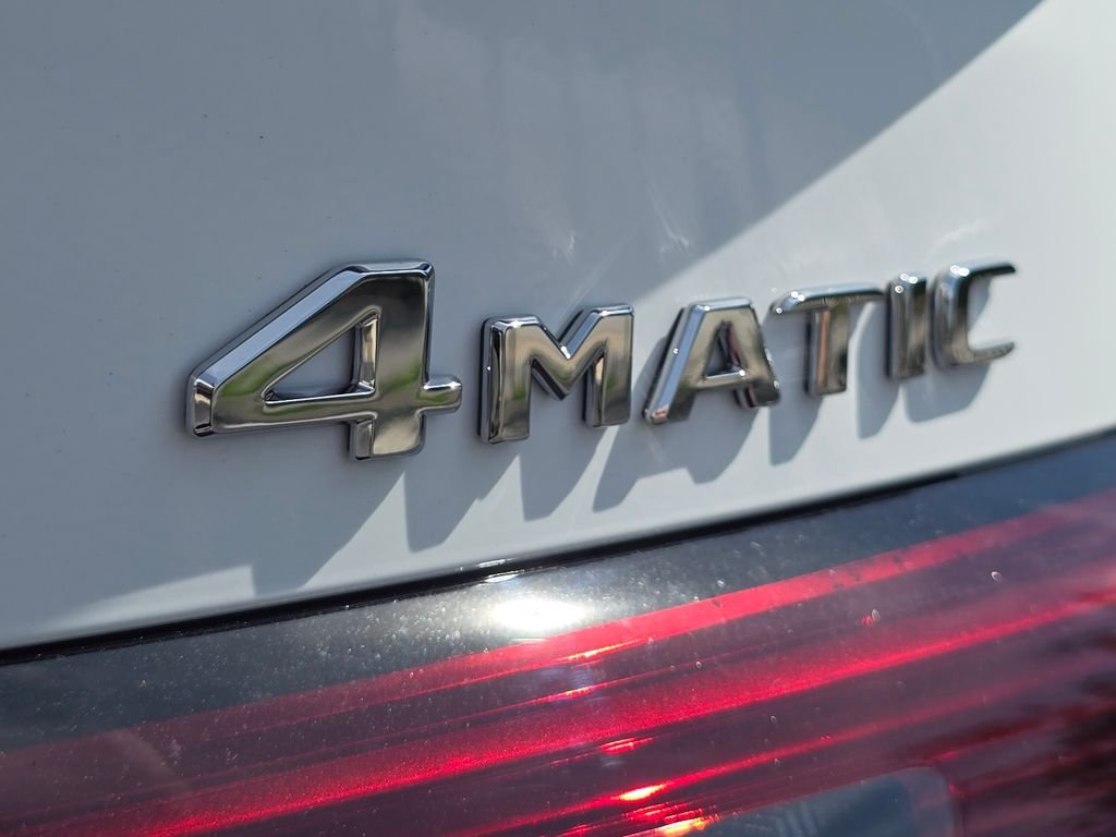 New 2027 MANUFAKTUR Moonlight White Metallic Mercedes-Benz GLC 300 image 18