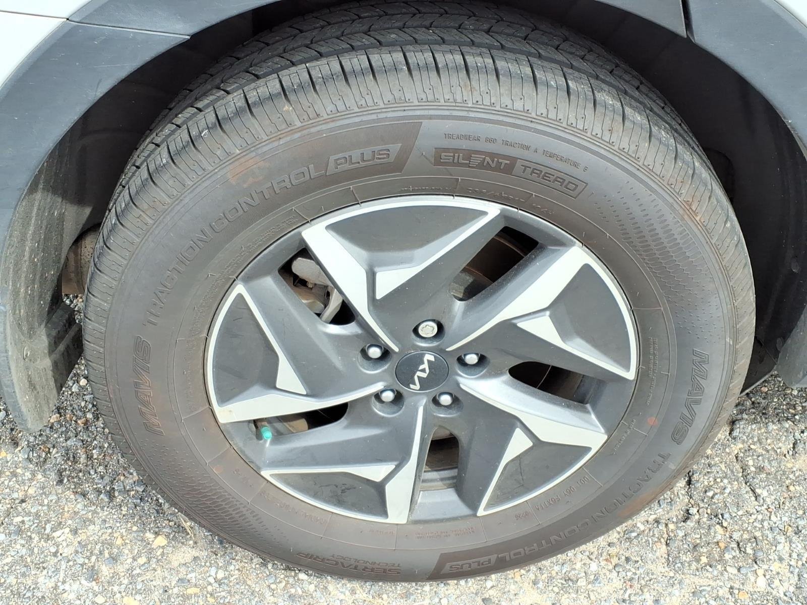 Used 2022 Silky Silver Kia S image 8