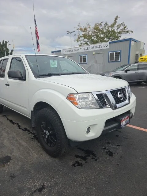 Used 2020 White Nissan SV image 8