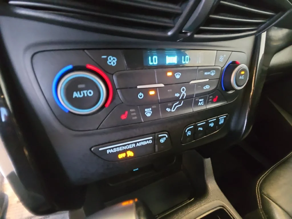 Used 2019 Silver Ford Titanium image 23