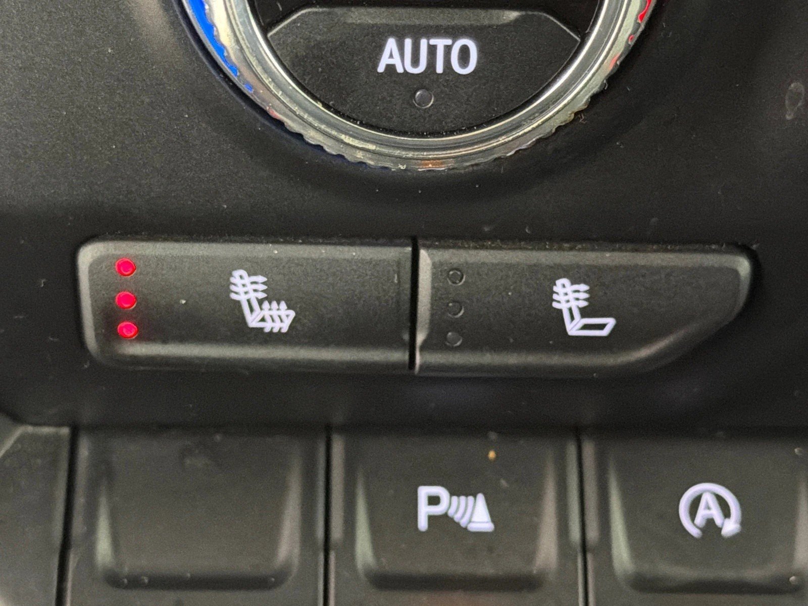 Used 2021 Dark Sky Metallic GMC SLE image 30