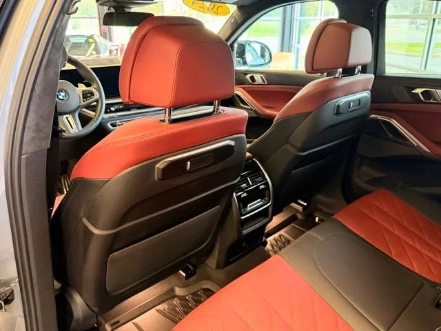 Used 2024 Skyscraper Gray Metallic BMW M60i image 10