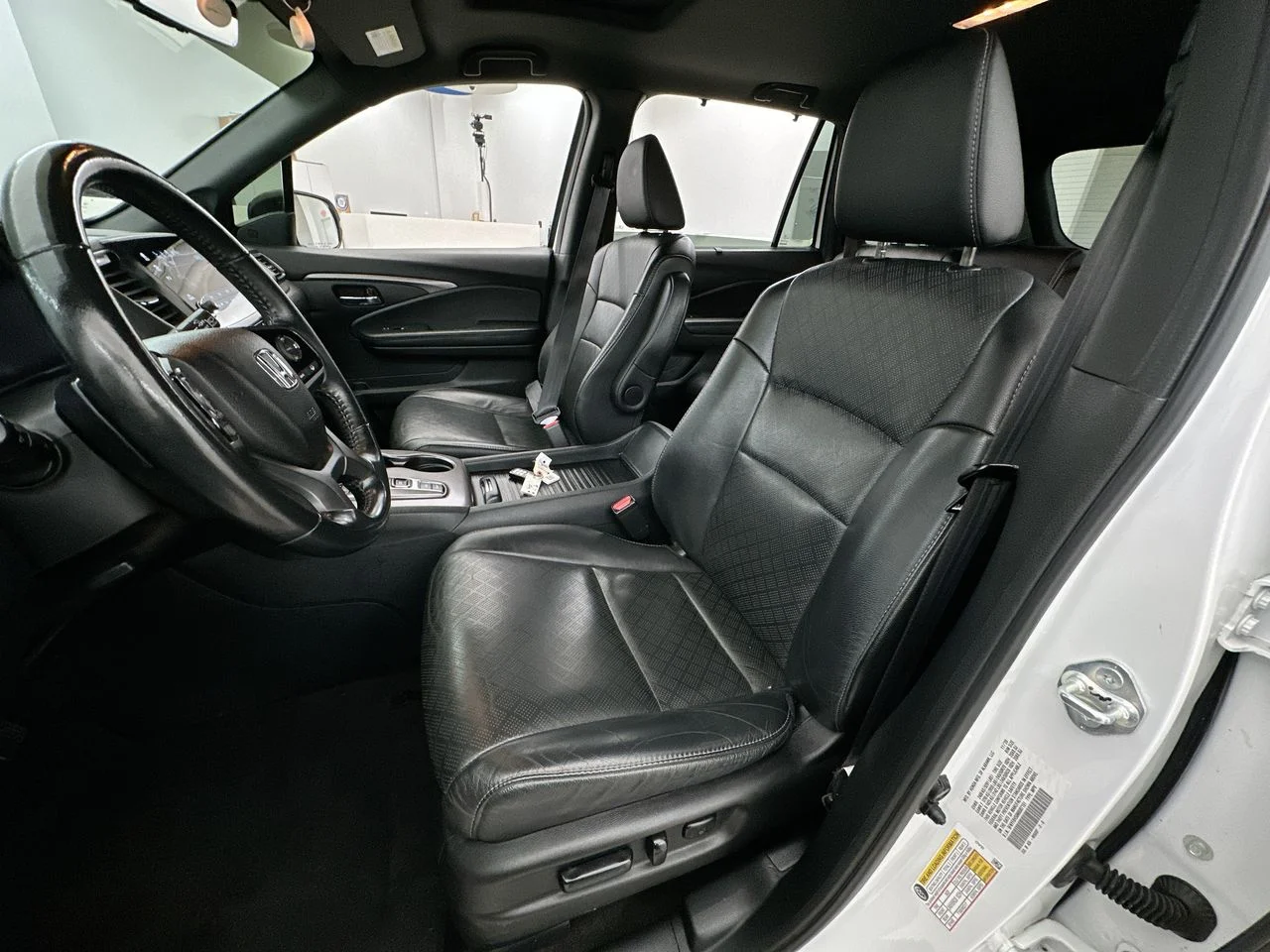 Used 2021 White Honda EX-L image 9