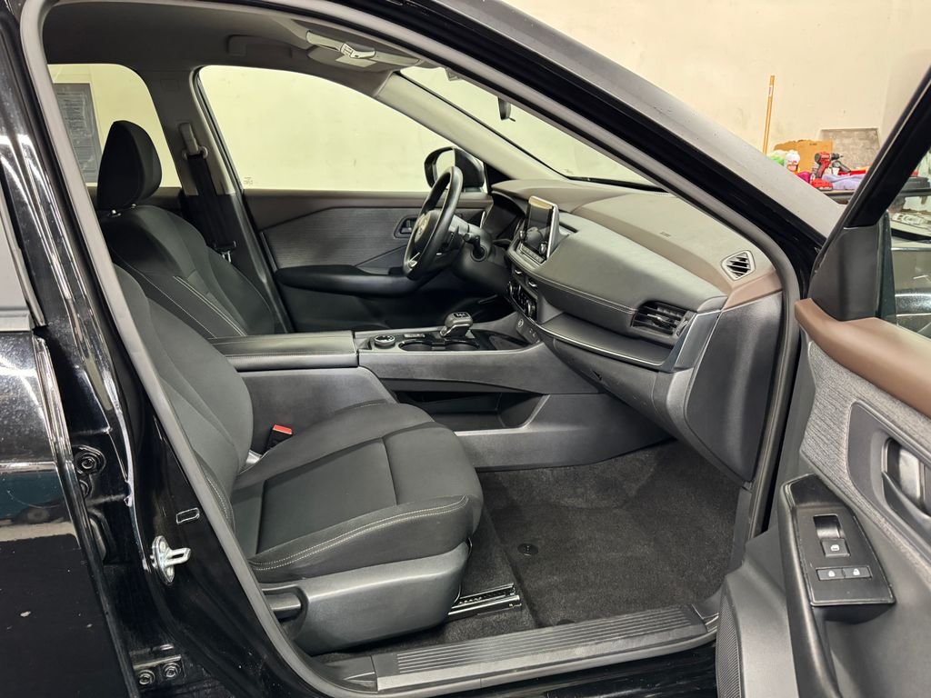 Used 2023 Black Nissan S image 29