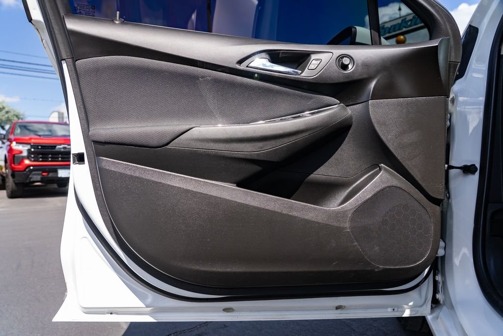 Used 2018 Summit White Chevrolet LT image 20
