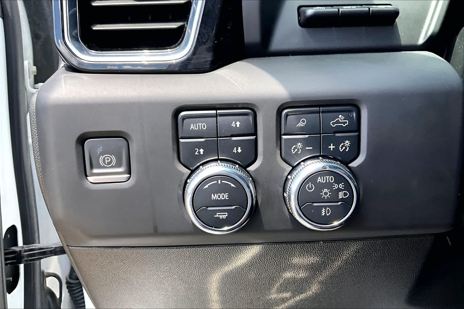 Used 2024 Summit White GMC Denali Ultimate image 36