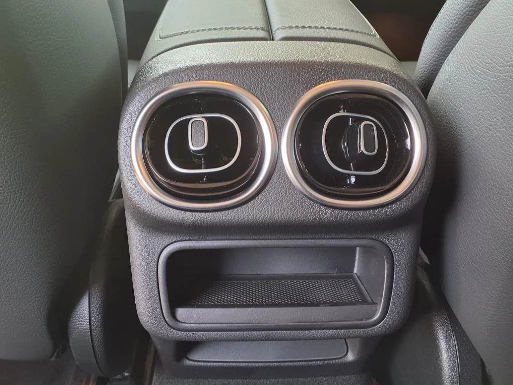 New 2025 BLACK Mercedes-Benz GLC 350e image 10