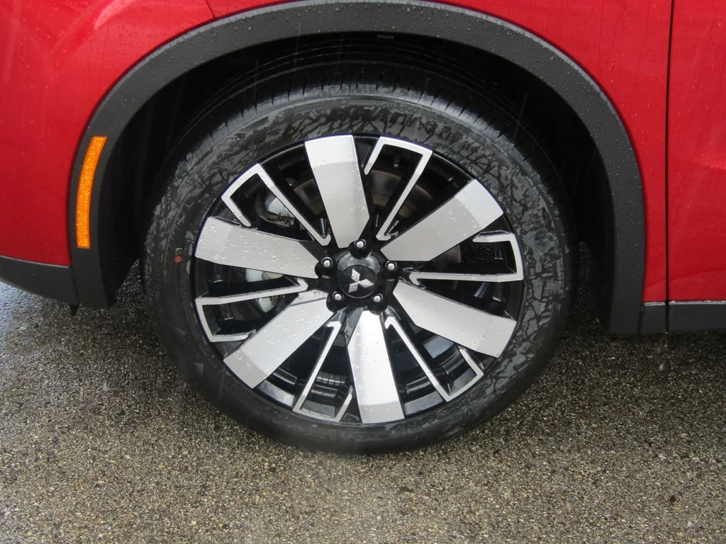 2025 Mitsubishi Outlander Plug-in Hybrid SE - Photo 5