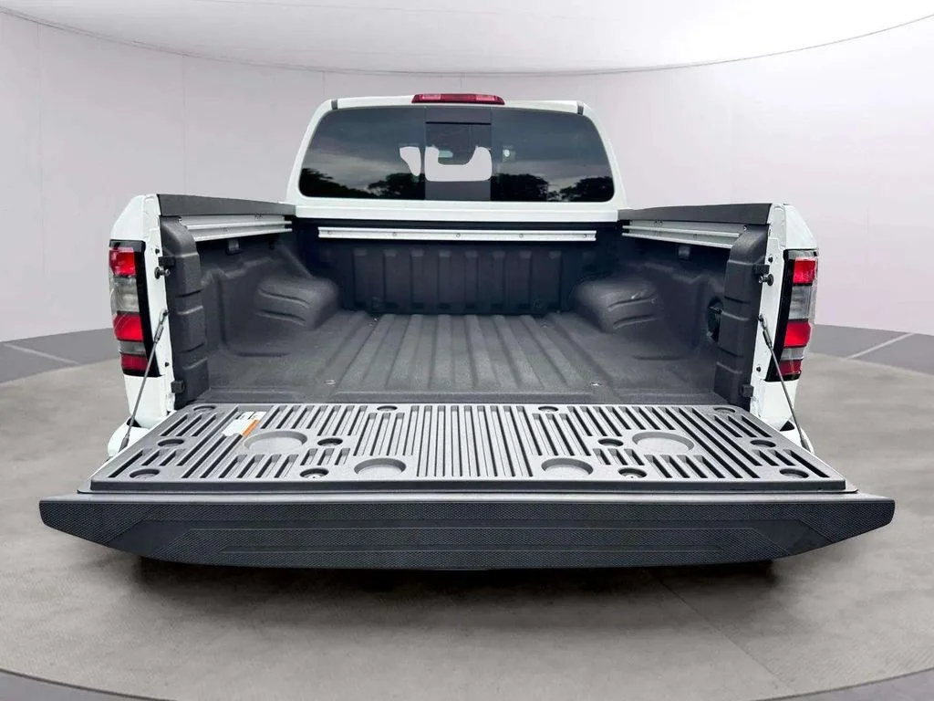 New 2026 Glacier White Nissan PRO-4X image 15