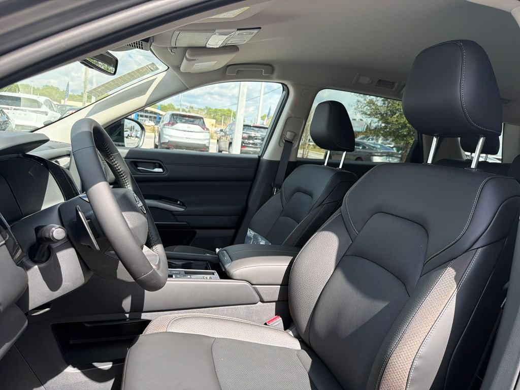 New 2026 Nissan Pathfinder SL 4D Sport Utility