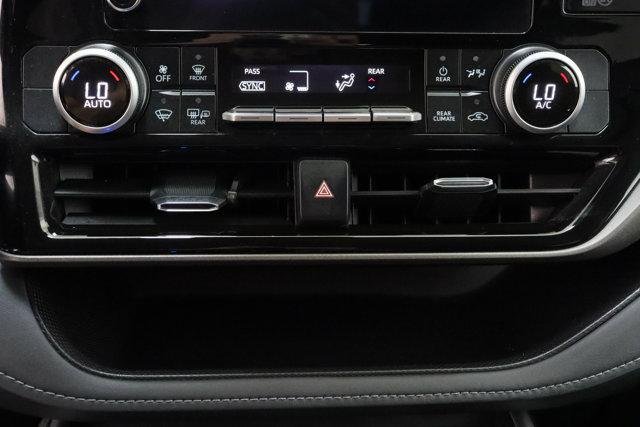 2025 Toyota Highlander LE - Photo 20