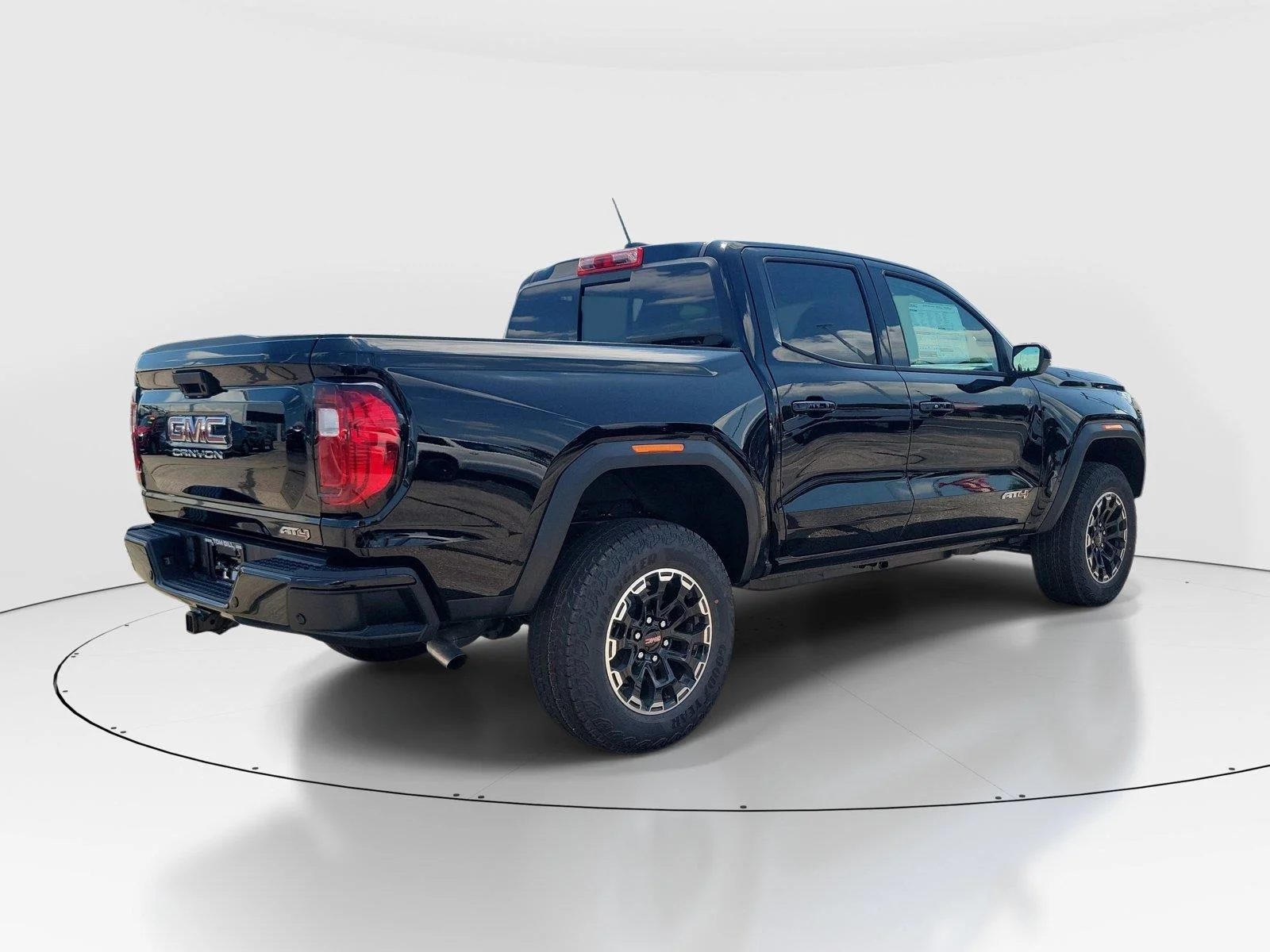 2026 GMC Canyon AT4 - Photo 4
