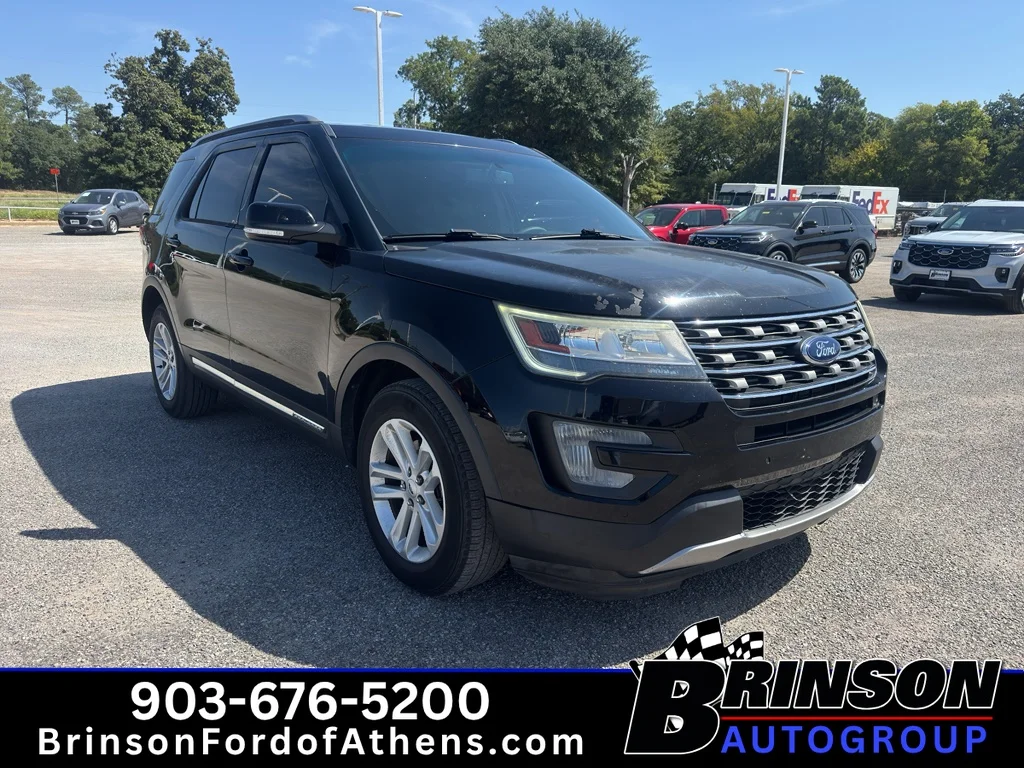 Used 2017 Shadow Black Ford XLT image 3