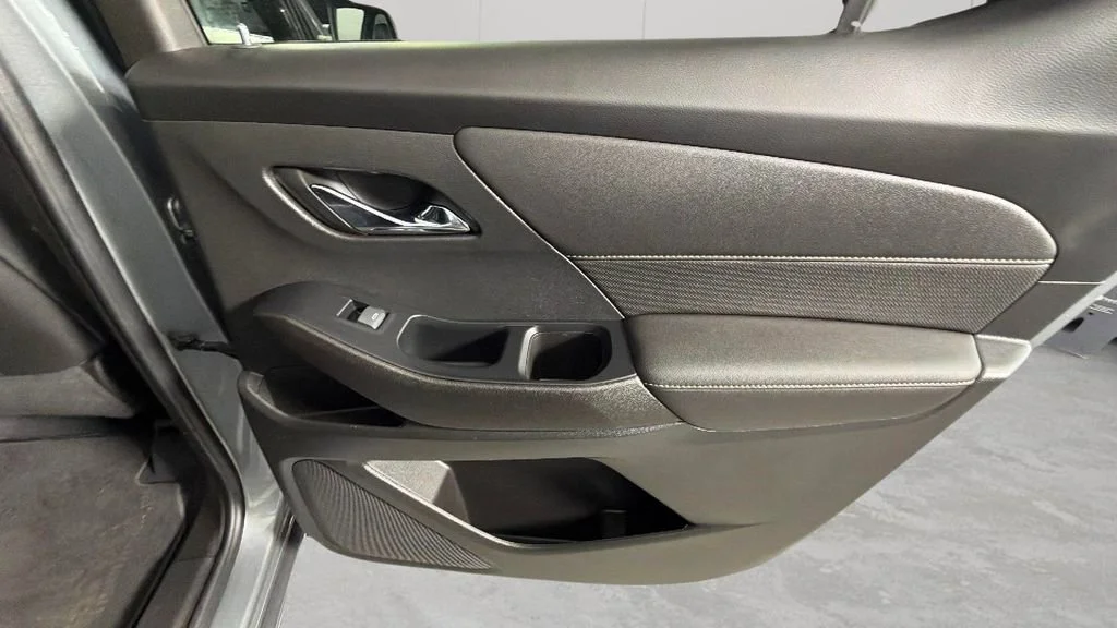Used 2023 Sterling Gray Metallic Chevrolet Premier image 35