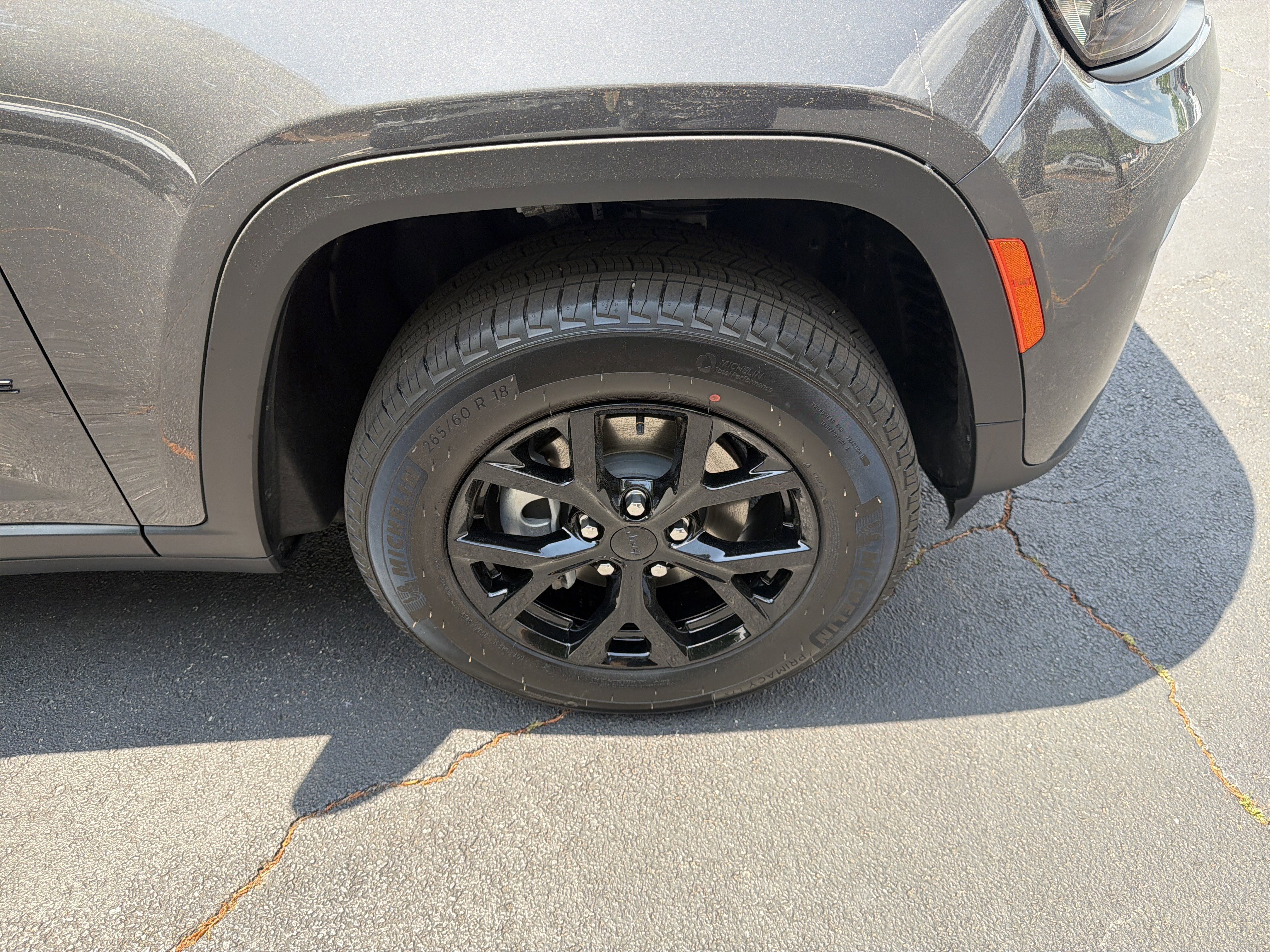 New 2026 Baltic Gray Metallic Clear-Coat Exterior Paint Jeep Altitude image 14