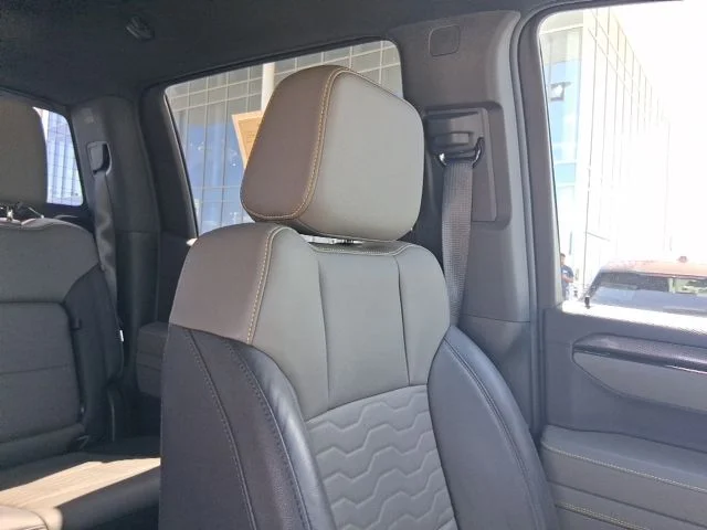Used 2025 Gray Chevrolet ZR2 image 21