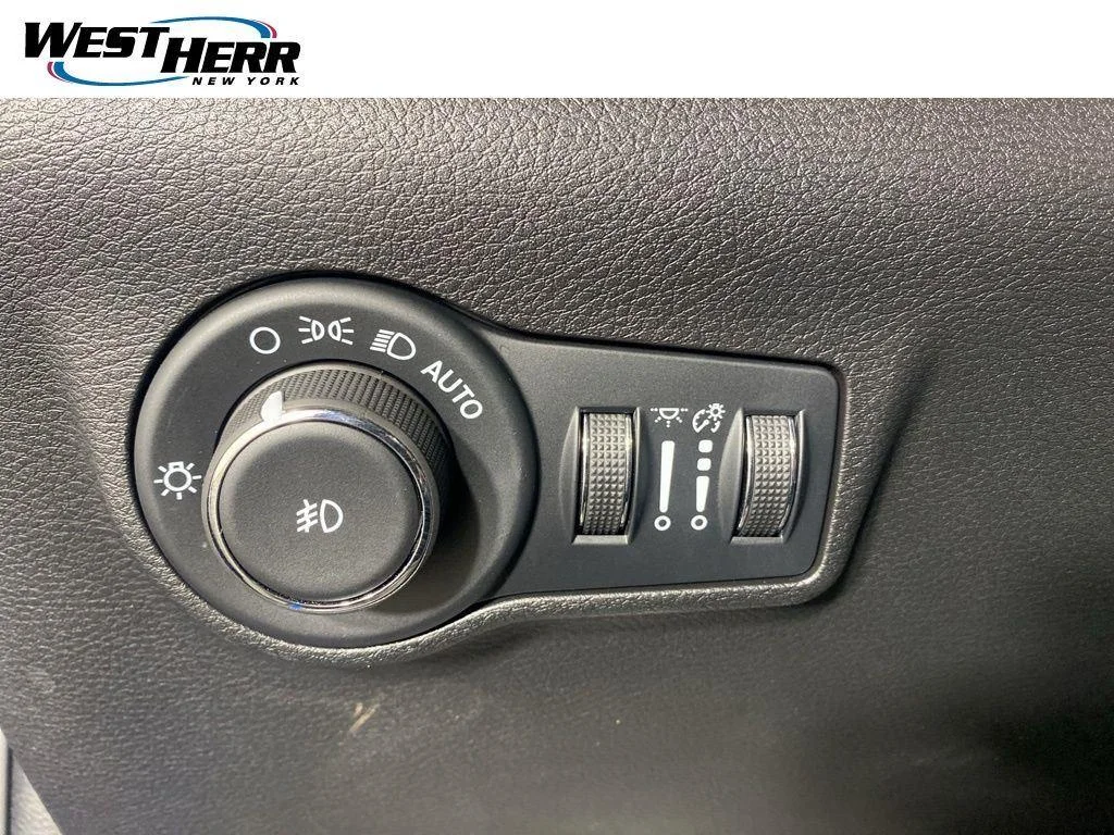 Used 2026 Hydro Blue Pearlcoat Jeep Limited Altitude image 14