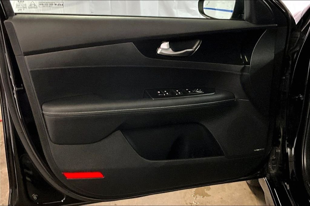 Used 2023 Black Kia GT-Line image 9