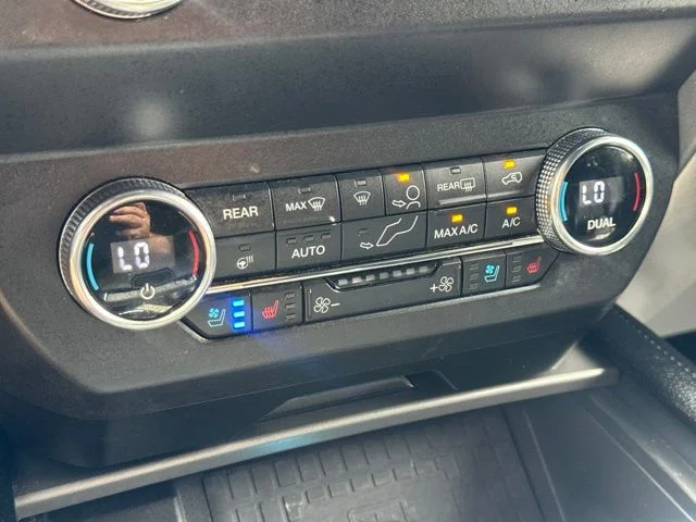 Used 2019 Silver Ford XLT image 24