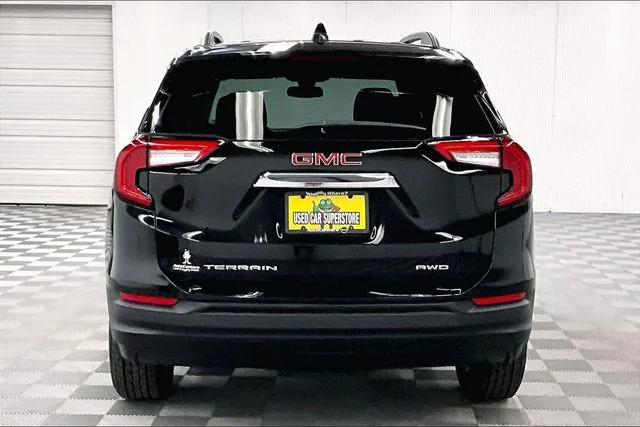 Used 2023 Ebony Twilight Metallic GMC SLE image 5