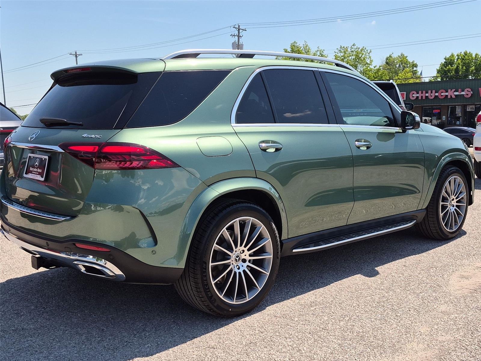 Used 2025 MANUFAKTUR Signature Ireland Mid Green Metallic Mercedes-Benz GLE 450 image 5
