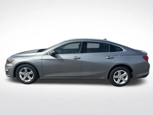 1G1ZD5ST2RF108557