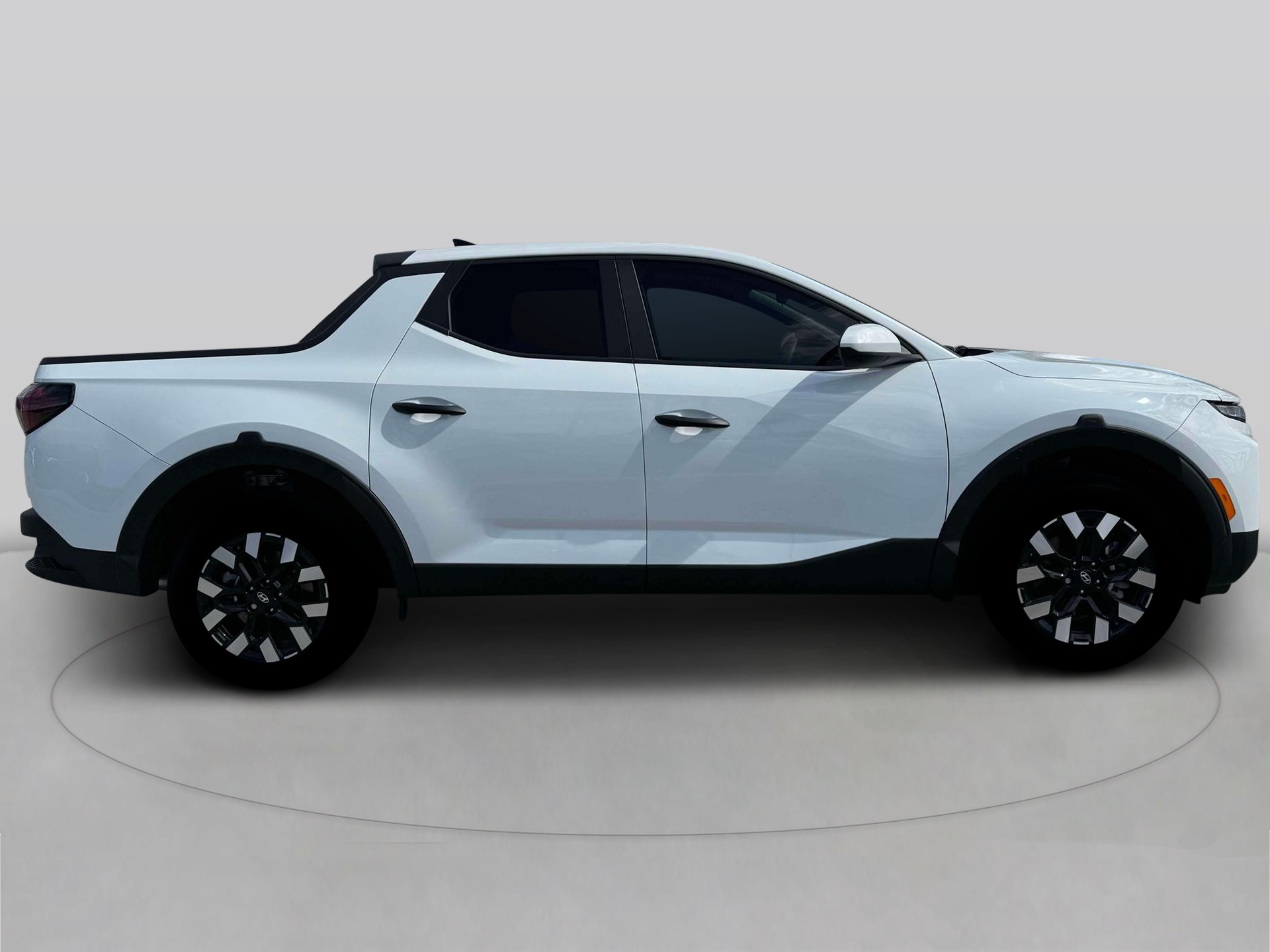 New 2025 White Hyundai SE AWD image 9