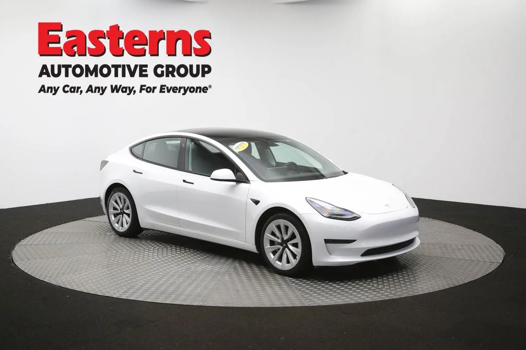 Used 2021 White Tesla Standard Range Plus image 43