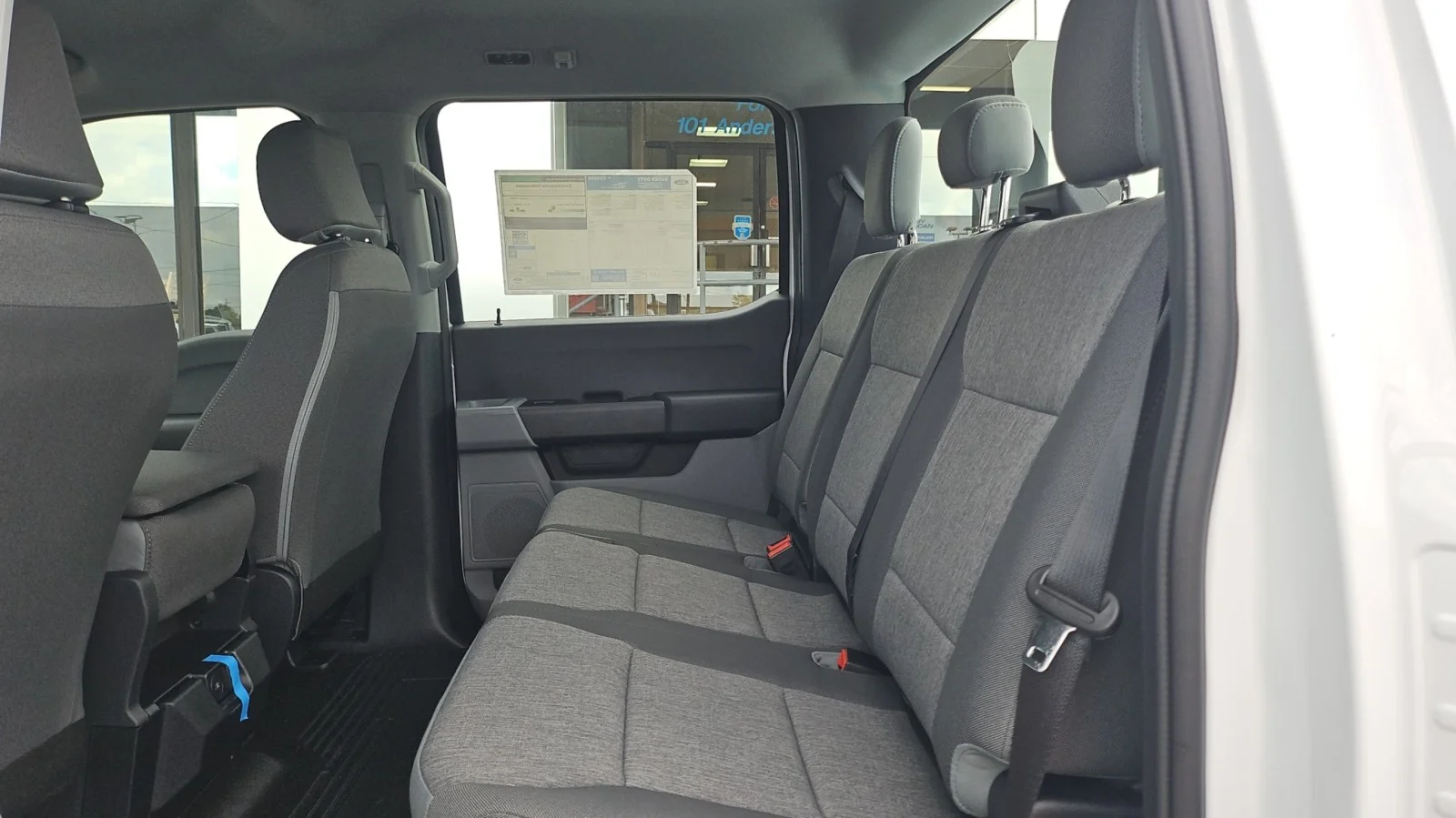 New 2027 Oxford White Ford XL 2WD image 11