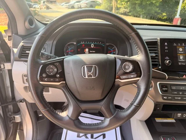 Used 2022 Platinum White Pearl Honda Special Edition image 14