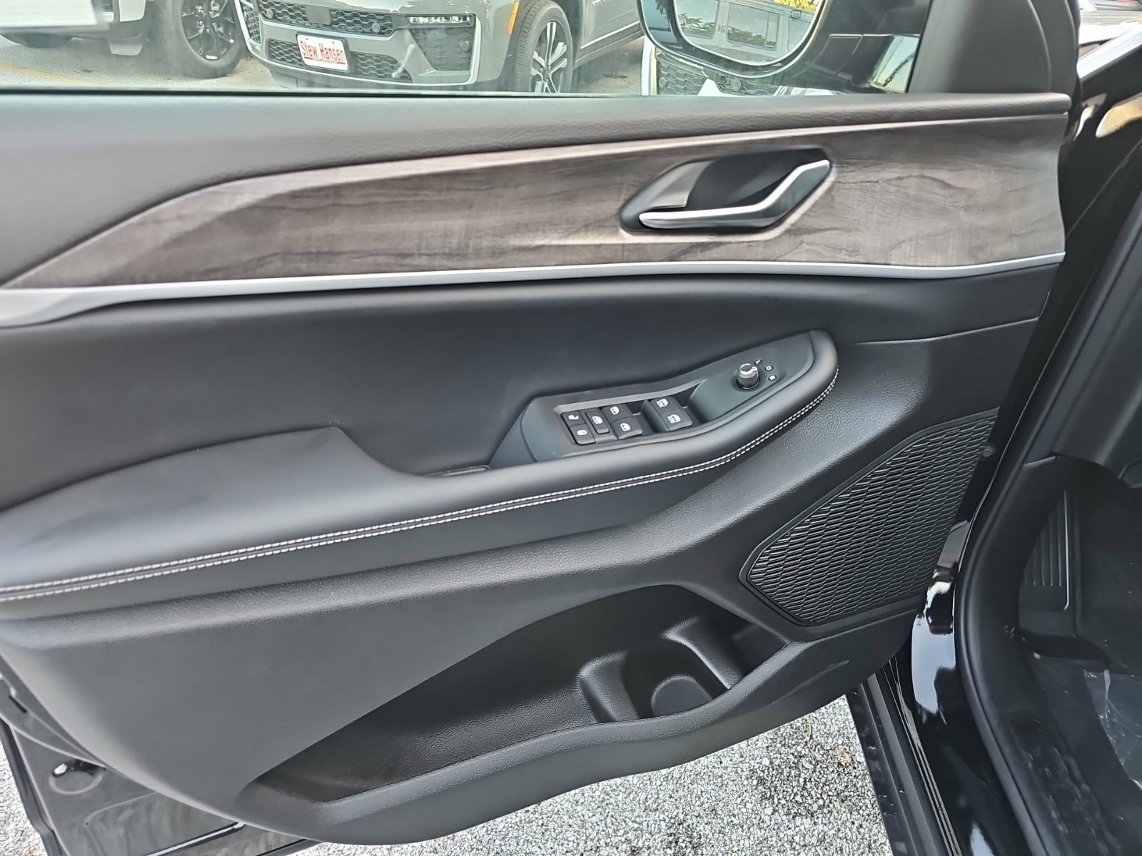 New 2027 High Gloss Black Jeep Laredo Altitude image 17