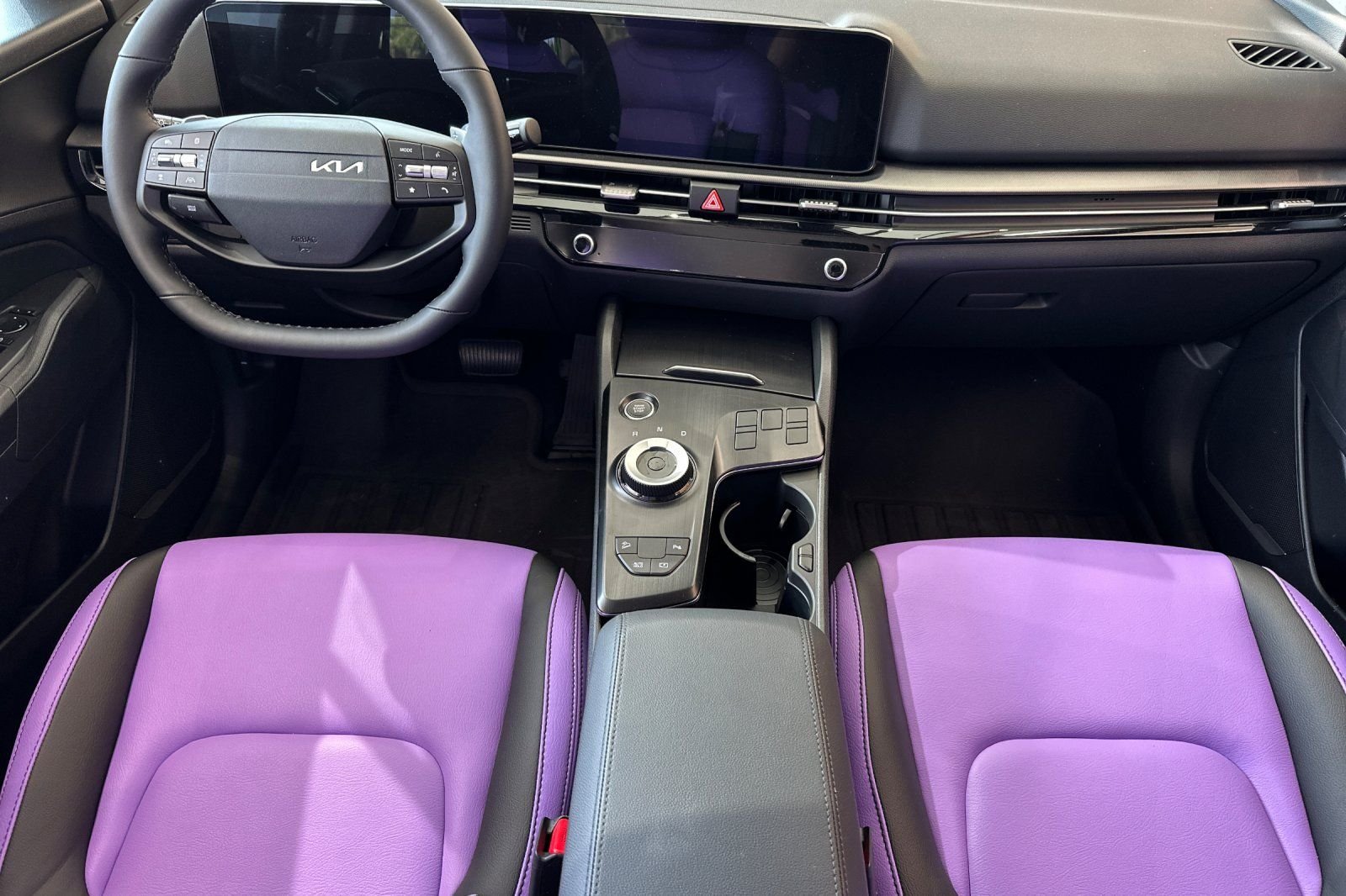 New 2026 Snow White Pearl Kia LX image 9