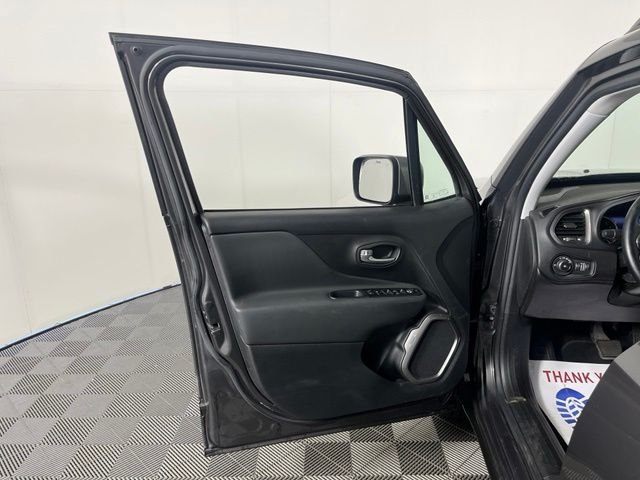 Used 2020 Gray Jeep Limited image 15