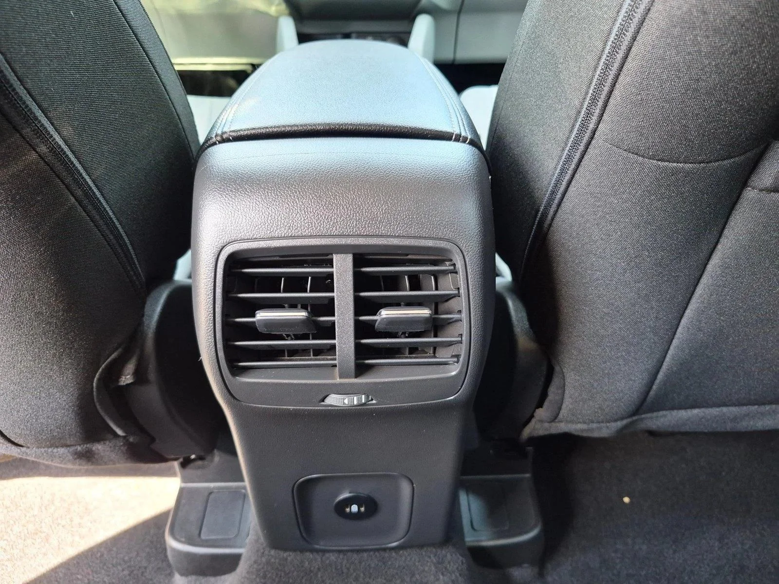 Used 2024 Oxford White Ford Active image 17