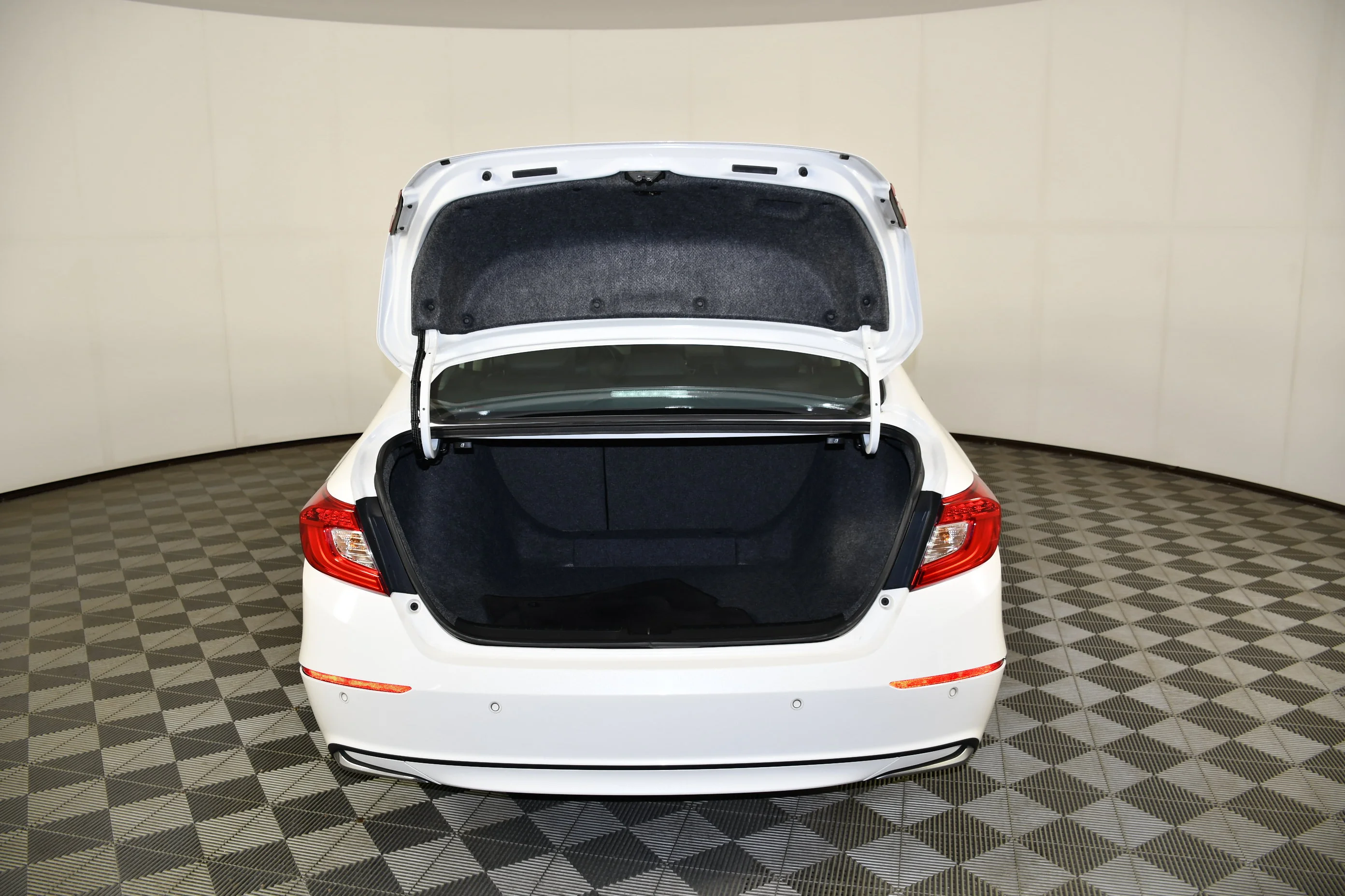 Used 2021 Platinum White Pearl Honda Touring image 38