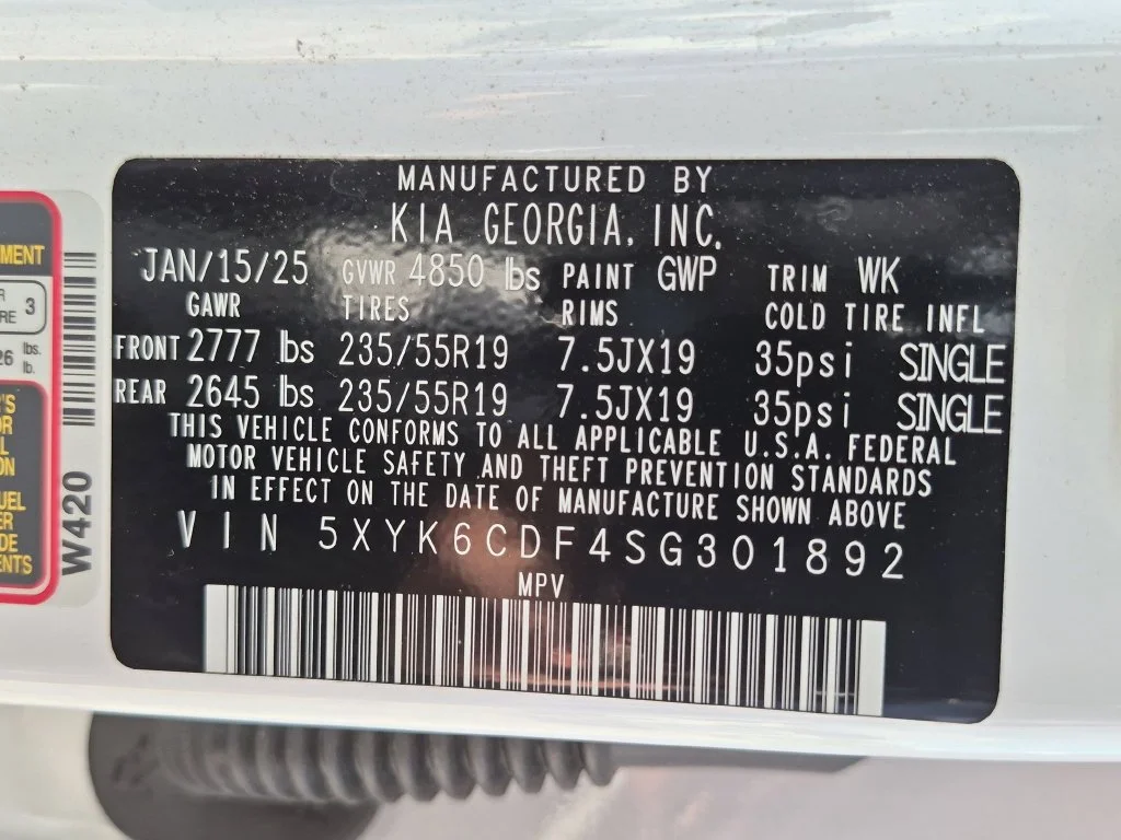 Used 2025 White Kia X-Line image 35