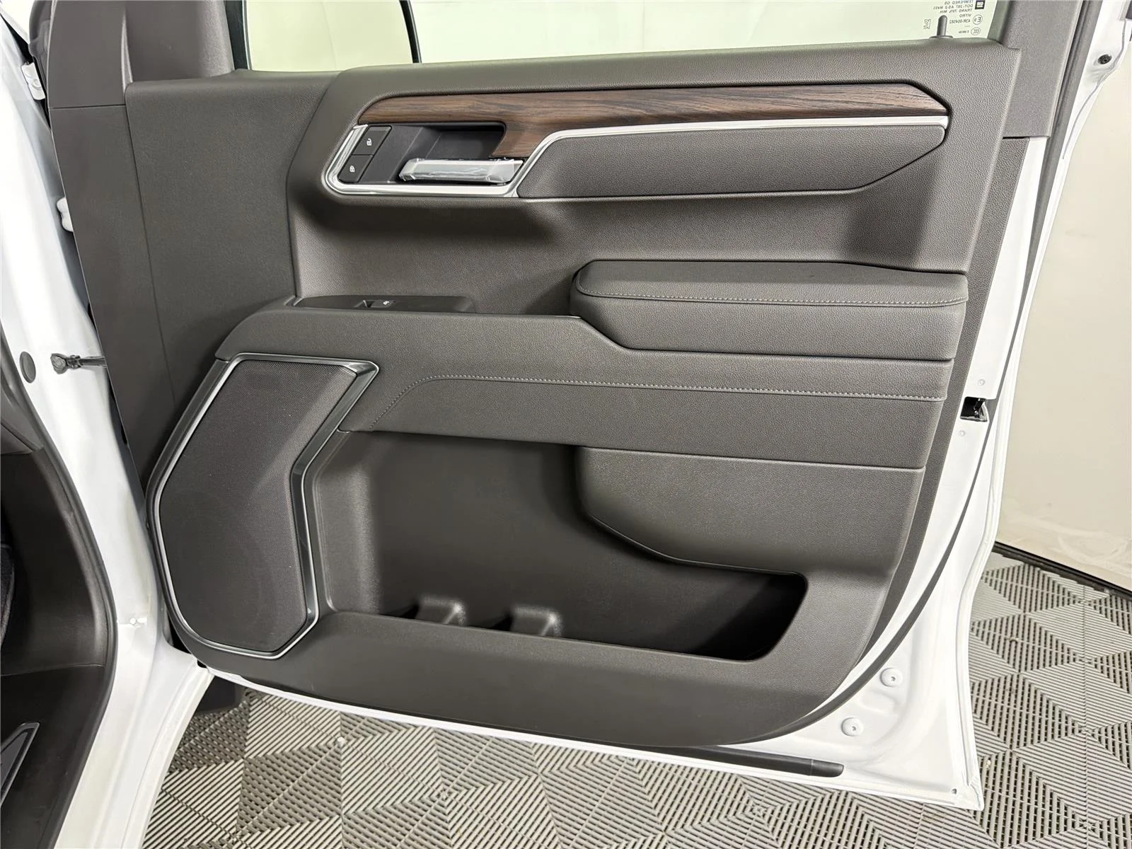 New 2026 Summit White GMC SLT image 12